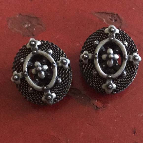 Vintage metal mesh w/flowers earrings,MCM style, goth, steam punk,Estate jewelry - Picture 3 of 5